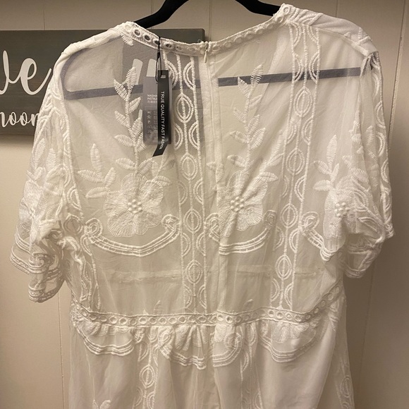 NWT White Sheer Lace Romper Cover Up - Picture 5 of 7